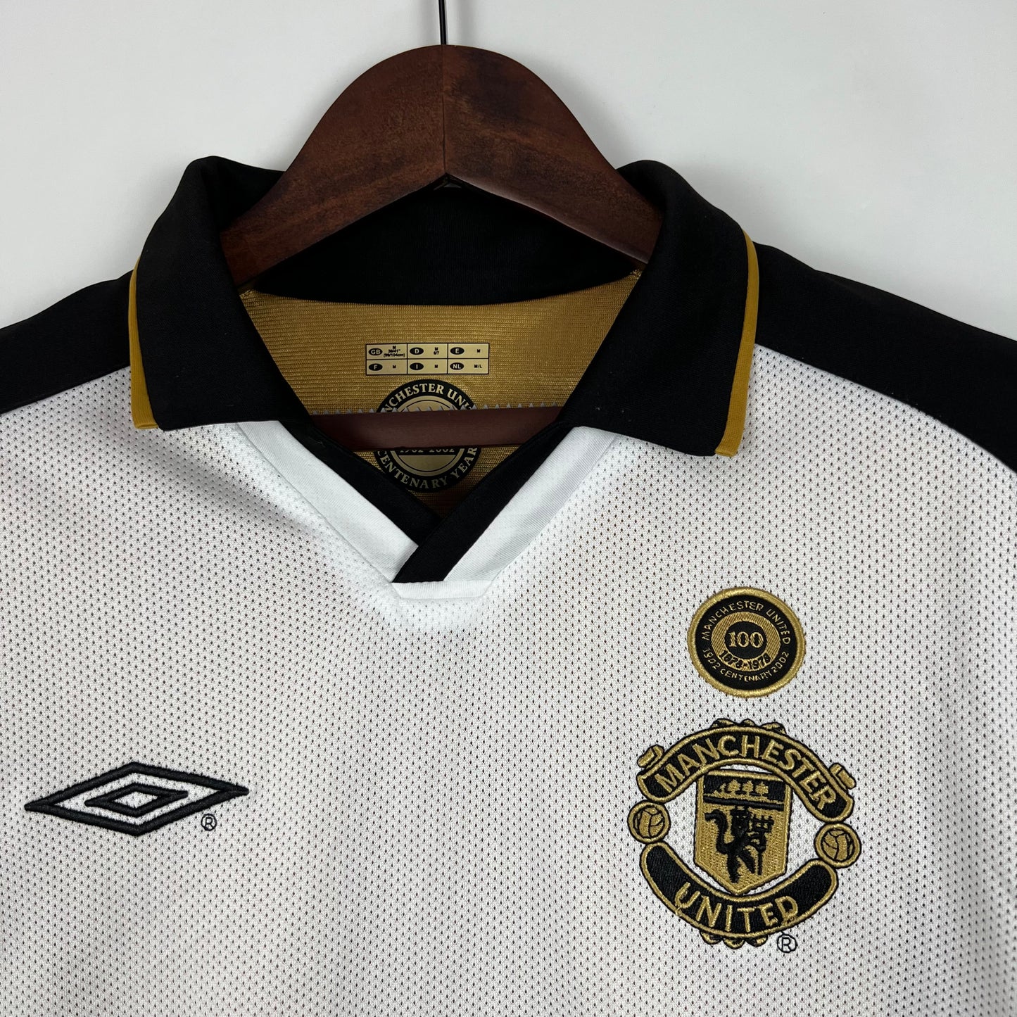 Camisa Retrô do Manchester United 2001/2002 (Dupla Face)