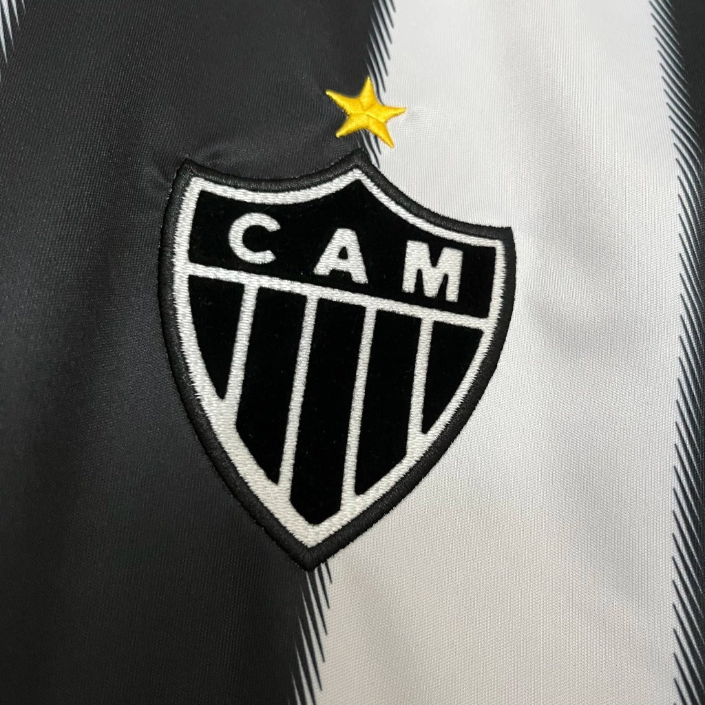 Camisa Retrô do Atlético Mineiro Titular 'Ronaldinho 10 + Patch Libertadores" 2013