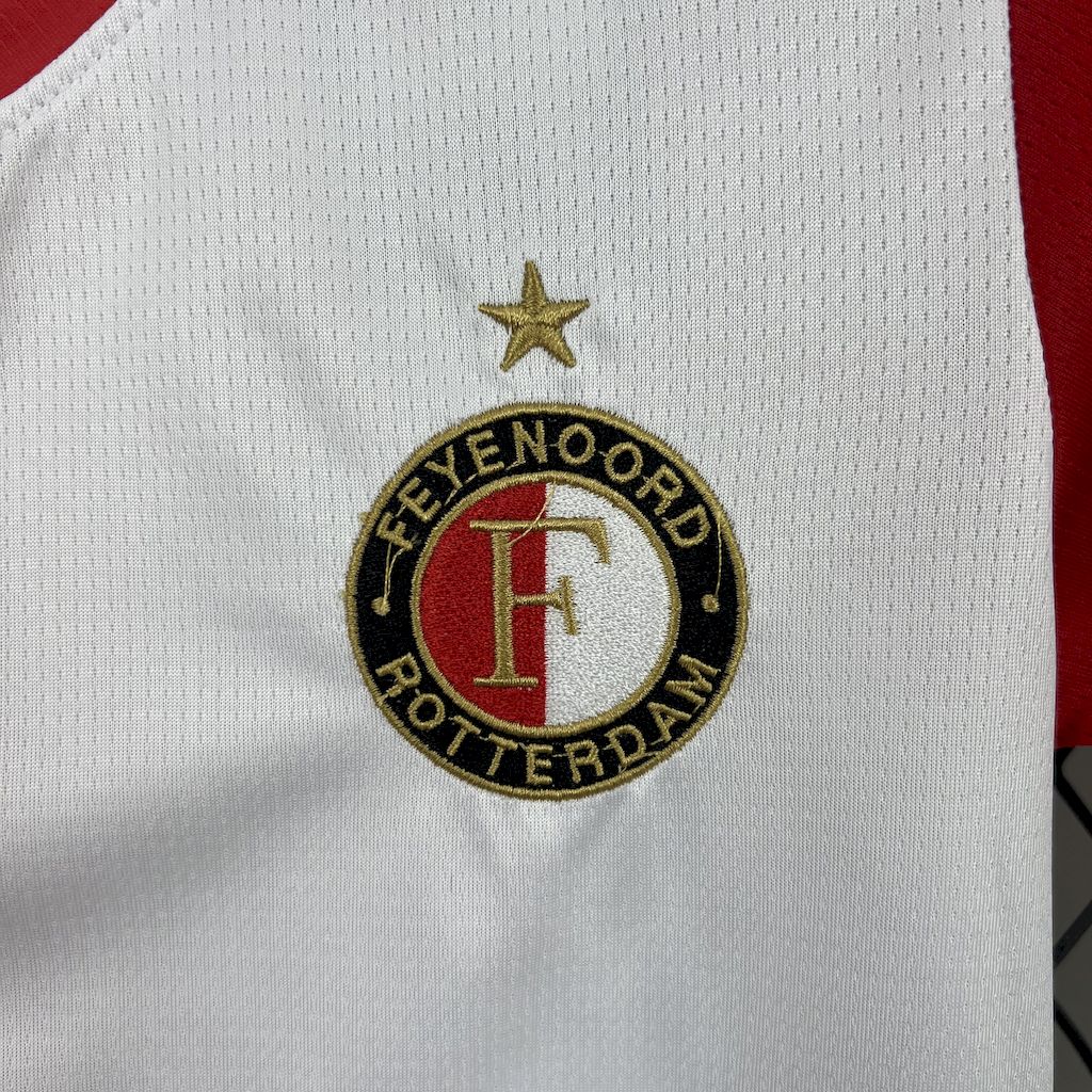 Kit Infantil do Feyenoord Titular 2025/2026