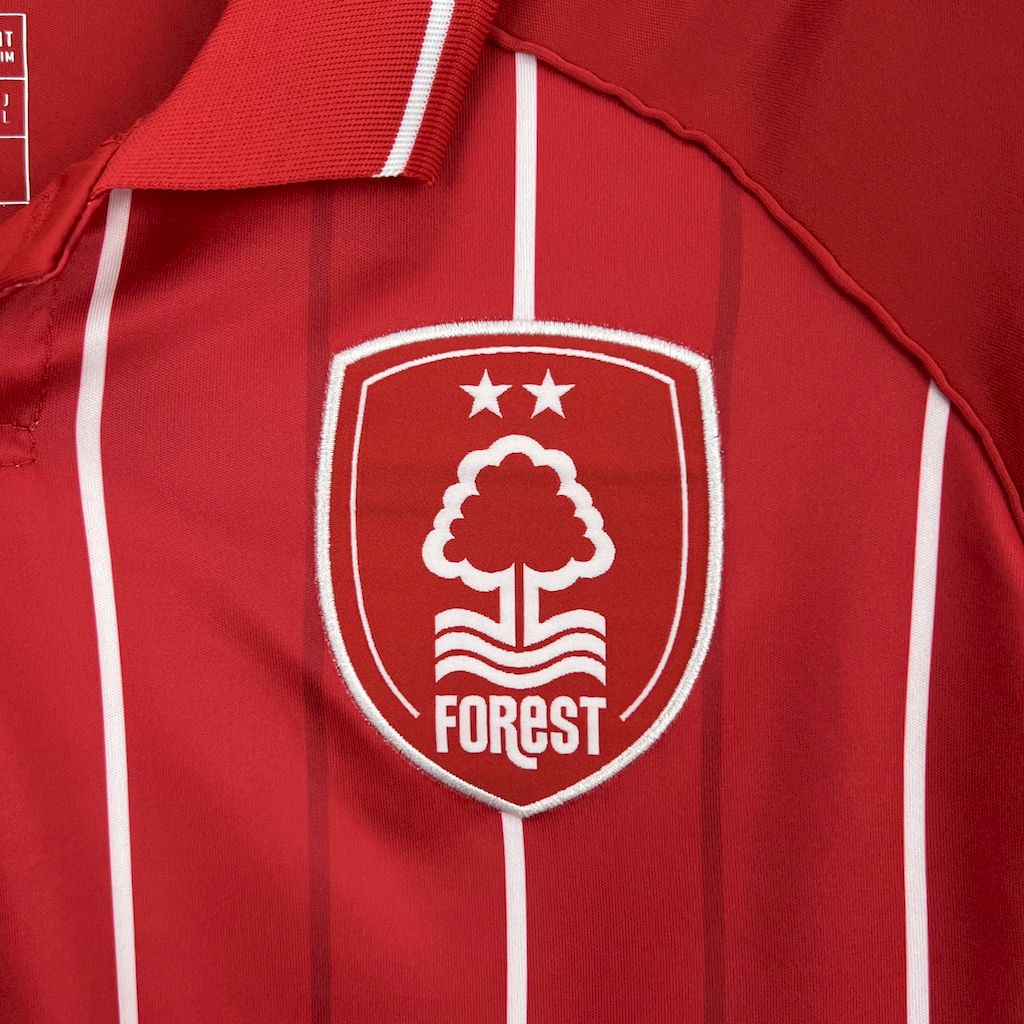 Camisa do Nottingham Forest Titular 2025/2026