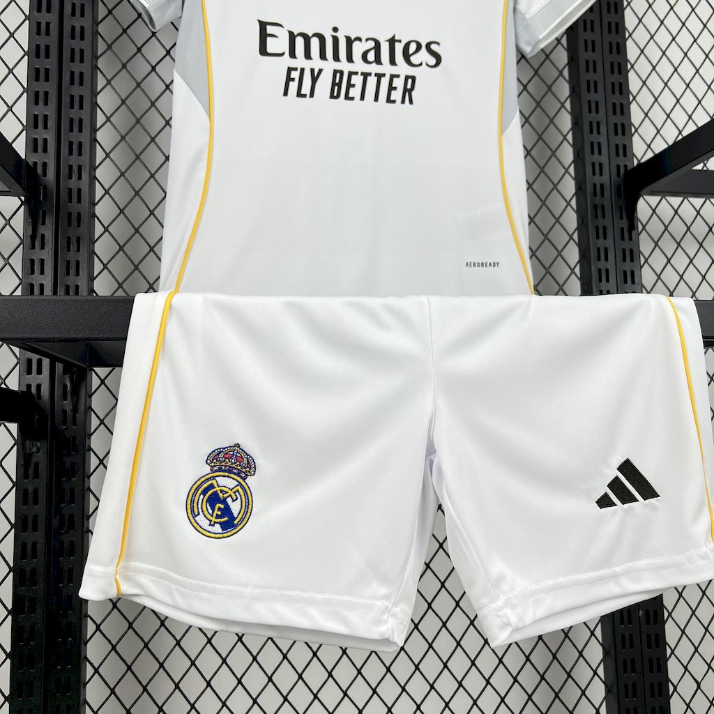 Kit Infantil do Real Madrid Titular 2025/2026