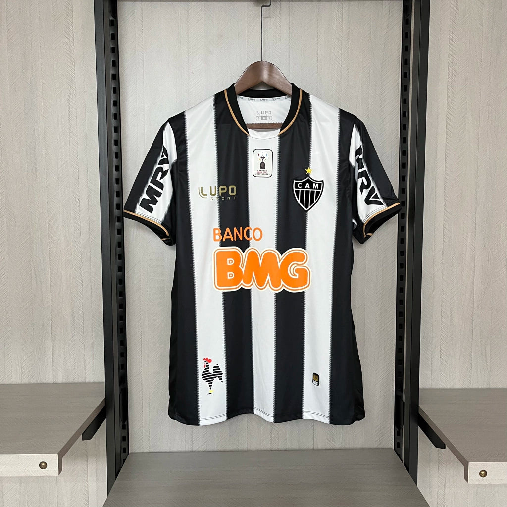 Camisa Retrô do Atlético Mineiro Titular 'Ronaldinho 10 + Patch Libertadores" 2013