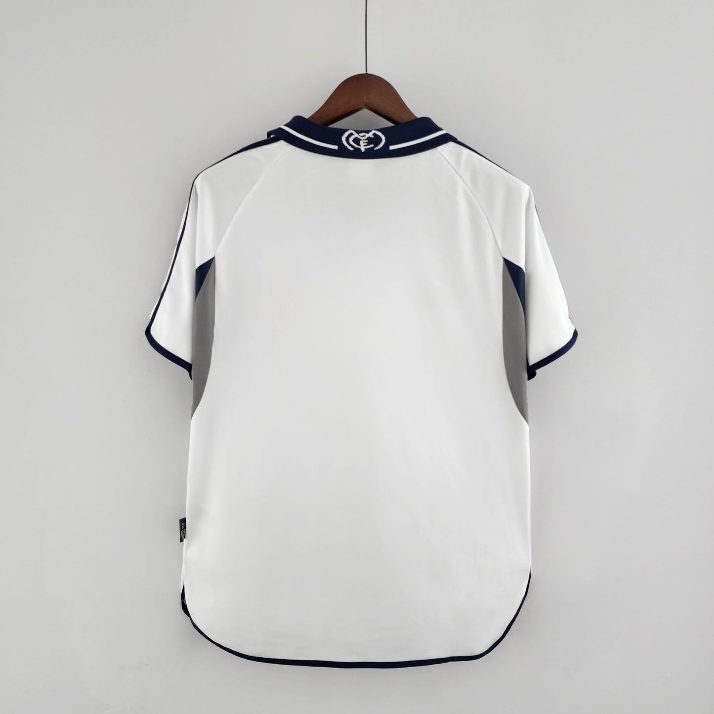 Camisa Retrô do Real Madrid Titular 2000/2001