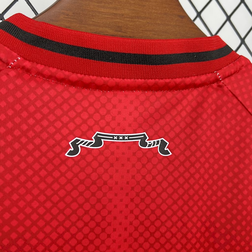 Kit Infantil do Ajax Titular 2025/2026