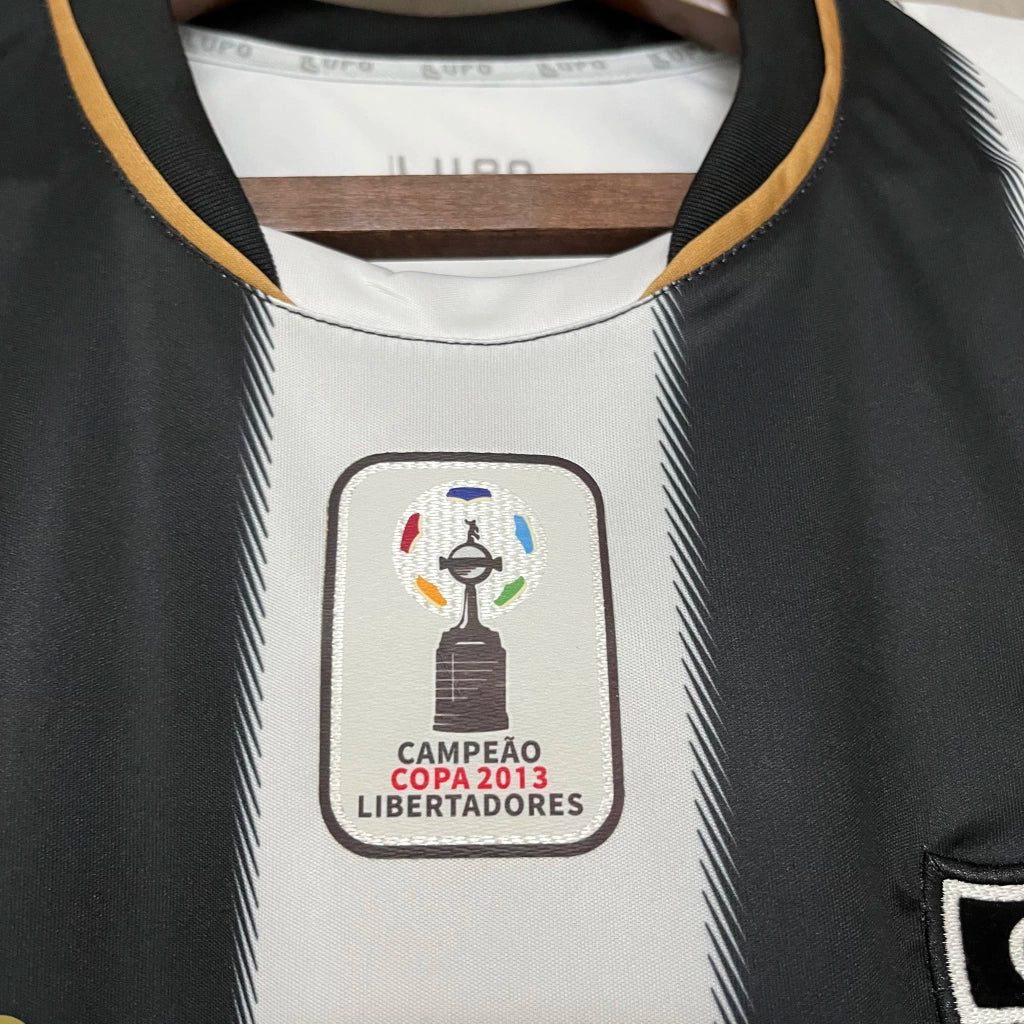 Camisa Retrô do Atlético Mineiro Titular 'Ronaldinho 10 + Patch Libertadores" 2013