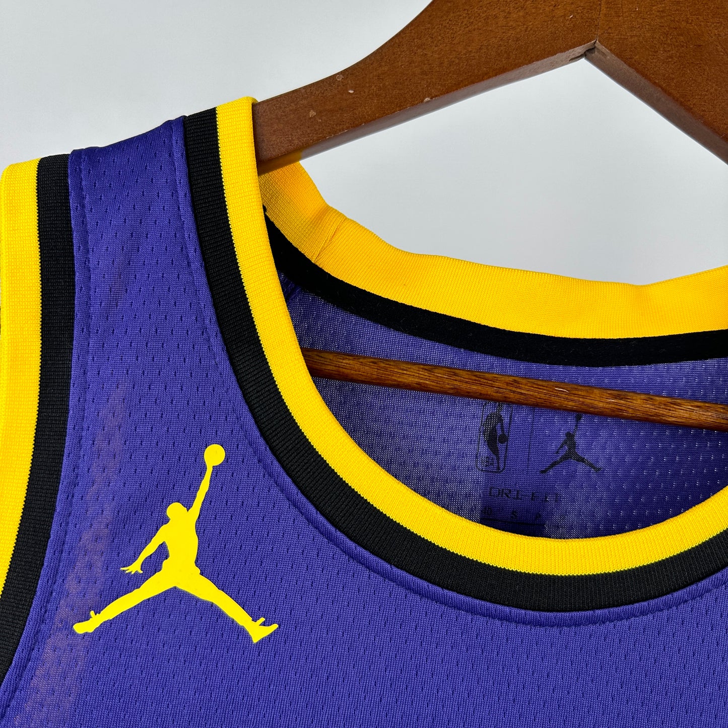 Camisa do Los Angeles Lakers 2024/2025 #LukaDoncic