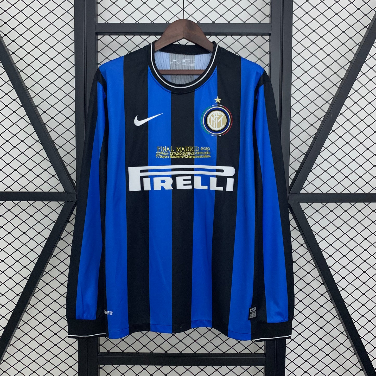 Camisa Manga Longa Retrô da Inter de Milão 09/10 Final Champions