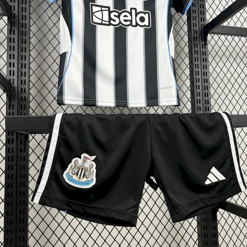 Kit Infantil do Newcastle Titular 2025/2026