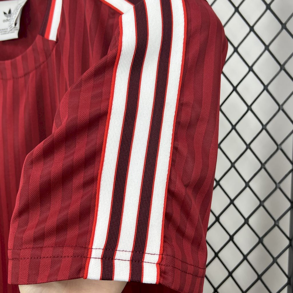 Camisa do Bayern de Munique Terrace Icons 2025/2026