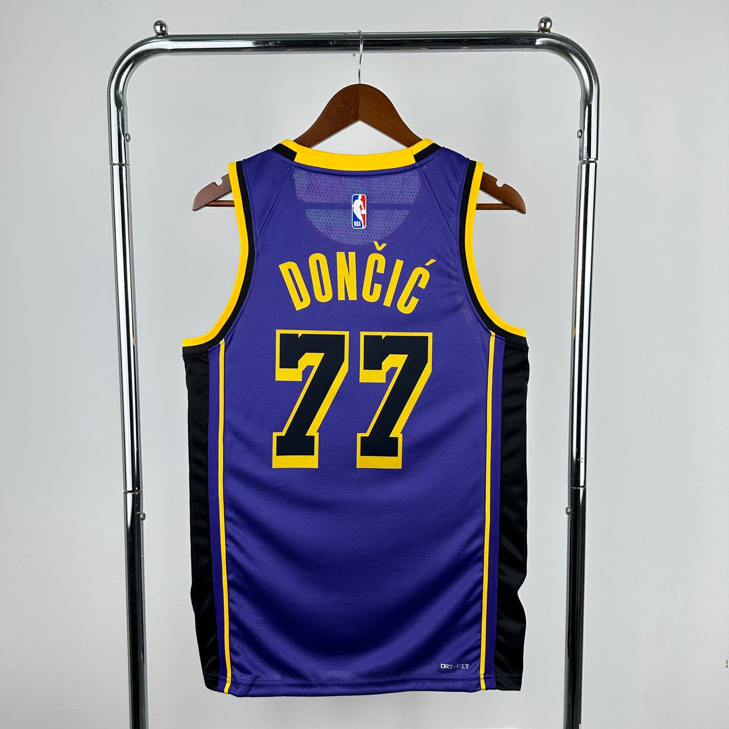 Camisa do Los Angeles Lakers 2024/2025 #LukaDoncic