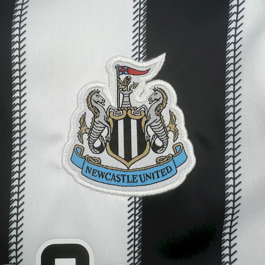 Kit Infantil do Newcastle Titular 2025/2026