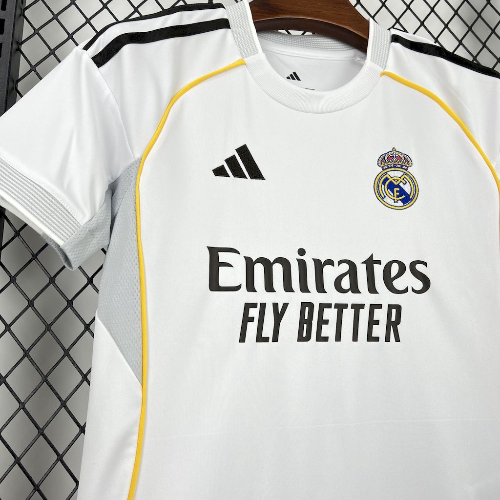 Kit Infantil do Real Madrid Titular 2025/2026