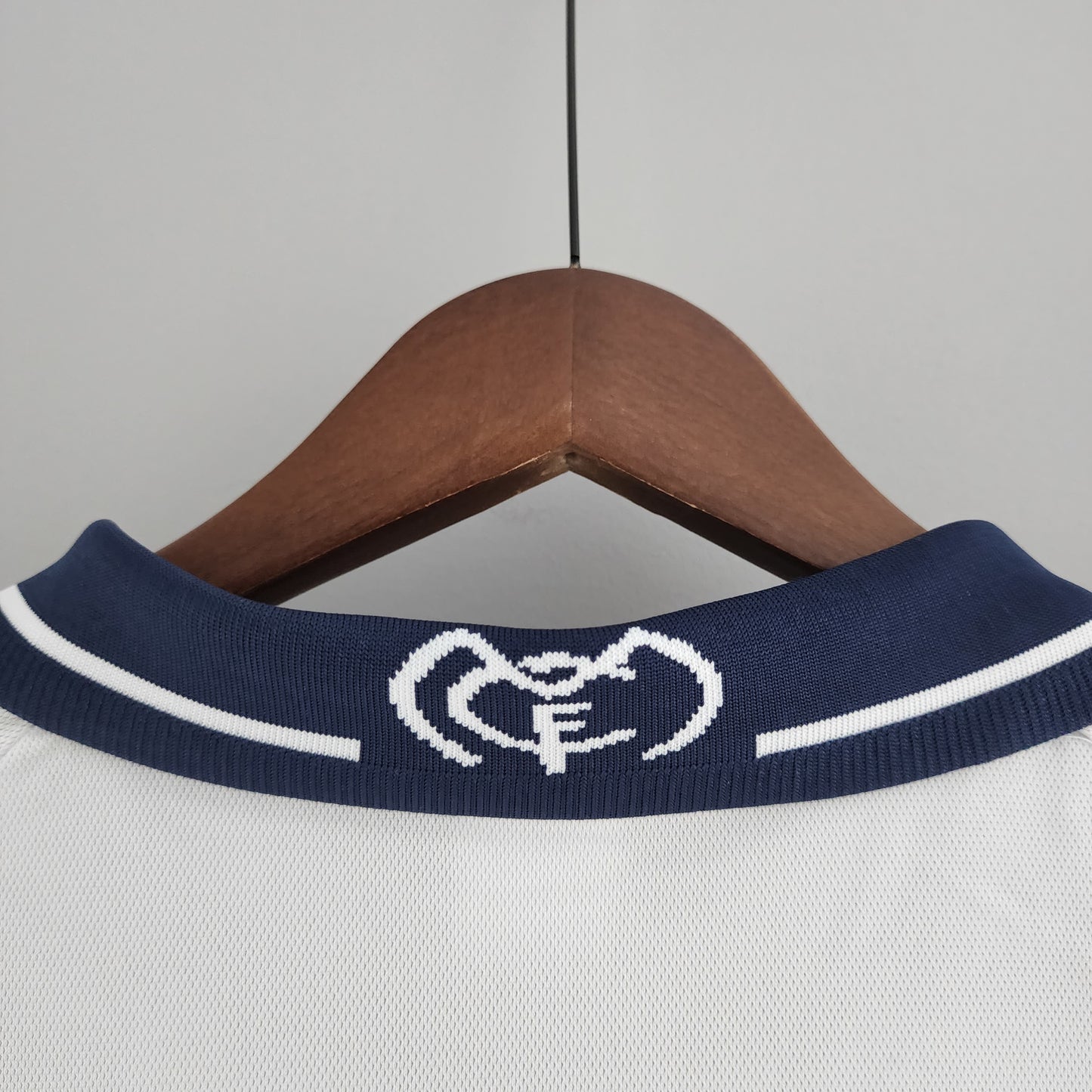 Camisa Retrô do Real Madrid Titular 2000/2001